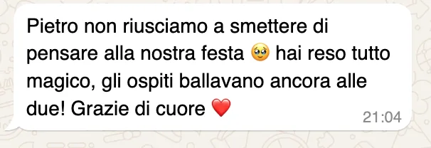 Messaggio WhatsApp di una sposa: alle due ballavano ancora tutti